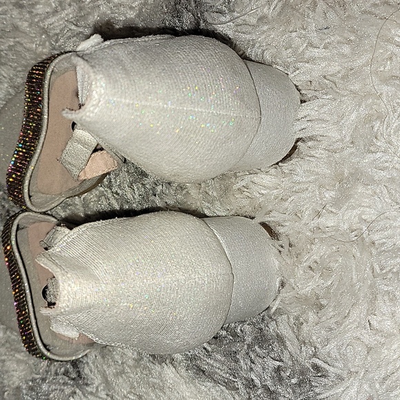 Lil. Girls Sz. 3 Rhinestone Dress Sandals - Picture 4 of 5